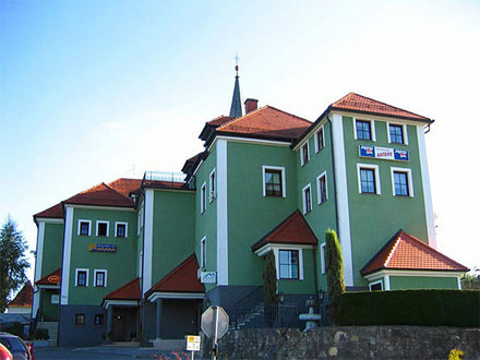 Cerkvenjak 28